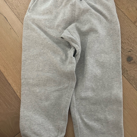 Unisex Kids Essentials Fear of God Light Gray Kids Joggers Sweatpants size 10 - Picture 1 of 3